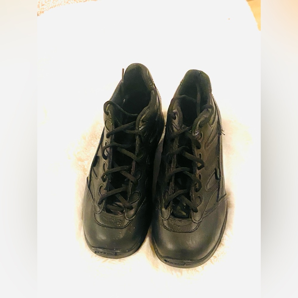 Thorogood USA mens 8.5 black GENUINE leather upper Nonskid Restaurant Work Shoes